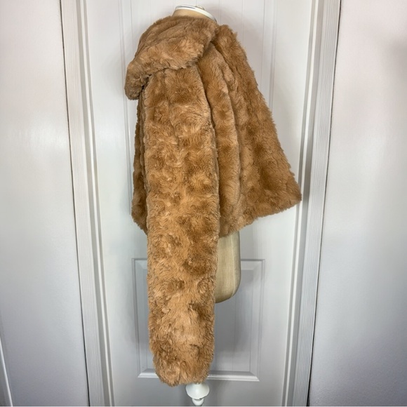 SHEIN Size Small Cropped Faux Fur Tan Coat - Picture 4 of 8